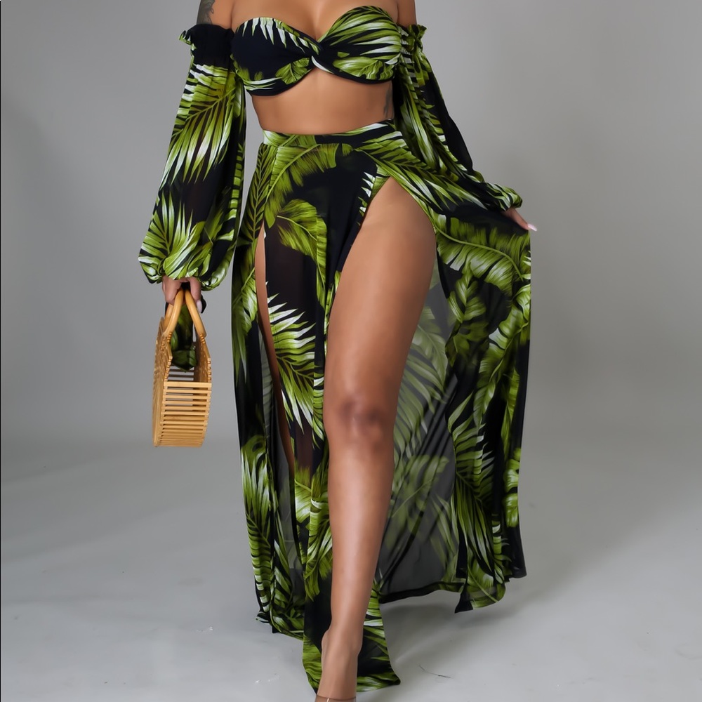 3PC SWIM SET (NWT) END OF SEASON SALE 1 Day only $25 dollars or less!